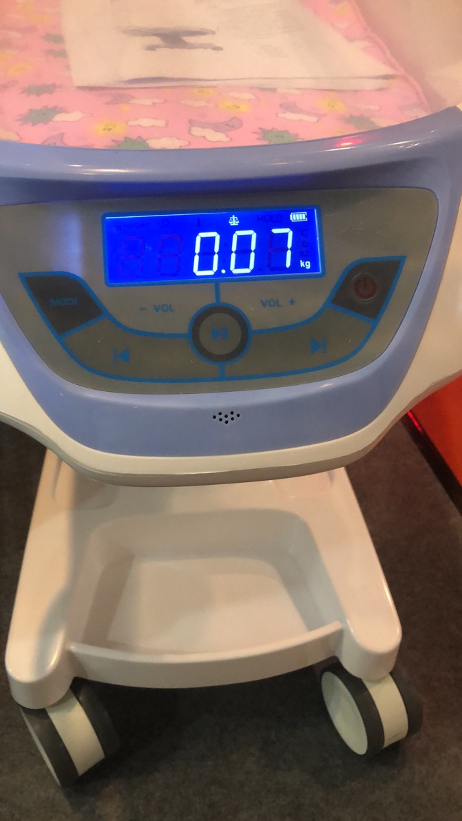 Van de het bedbaby van het het ziekenhuiskind van het de voederbak Hydraulische Systeem van de de Controle25kg Lading van de het Ziekenhuisbaby het Karretjewit 1