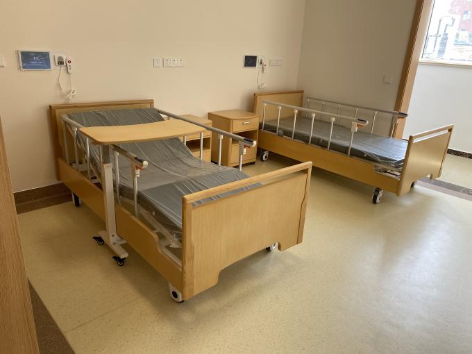 Houten Hoofdeinde 700mm Elektrisch het Bed van de 3 functiesthuiszorg Verzorgingsbed 0