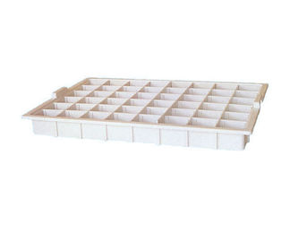 kopen Het plastic Dienblad van de de Gehechtheidsgeneeskunde van het het Ziekenhuisbed met 48 Gevaldoos 513*360*50mm online vervaardiging