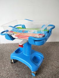 kopen ABS Twee Krukassen die de Regelbare OEM Voederbak van de het Ziekenhuisbaby overhellen online vervaardiging