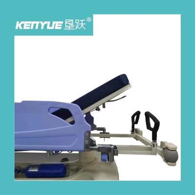 Auto van de het ziekenhuis de speciale hydraulische ziekenwagen met wielen in kleurenblauw
