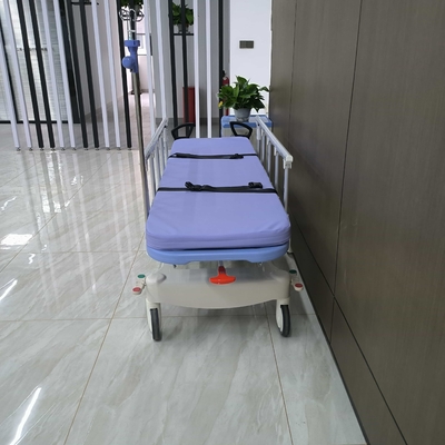 hydraulische brancard Hhospital Equipment Medische patiënt Trolley vouwbare beveiligingsrail Rolstoel overbrenging b