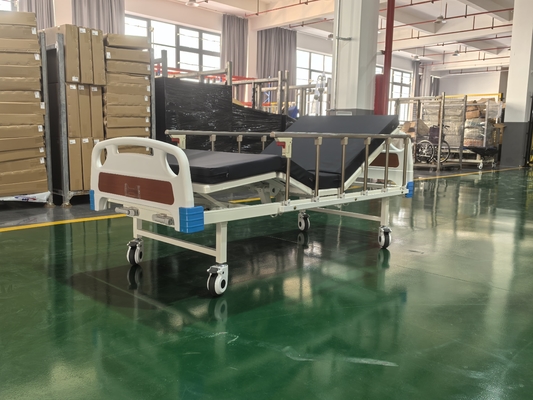 Tweefunctioneel handmatig ziekenhuisbed met koudgewalst staalframe
