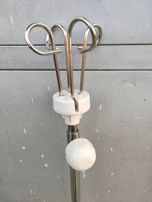 Geduldige de Druppeltribune IV van het Bedroestvrije staal het Ziekenhuismeubilair van de Druppelhouder