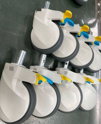 Nieuwe van de het Bedgietmachine van 5inch Medische van de het Wiel Centrale Controle de Duikersdiameter 28 Gietmachine met Rem