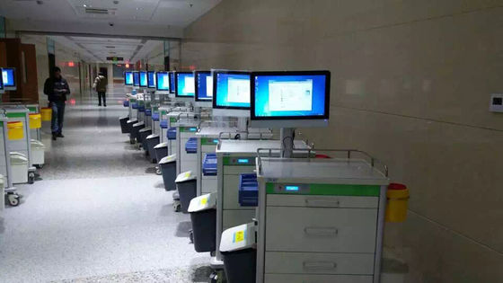 De Karren van het computermedicijn voor het Karretje van het het Ziekenhuiswerkstation elektrisch