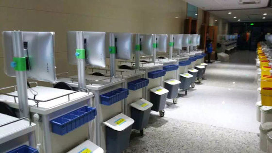 De Karren van het computermedicijn voor het Karretje van het het Ziekenhuiswerkstation elektrisch