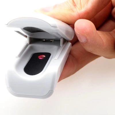 De impulsoximeter van de kunststof witte vinger voor het ziekenhuisoximeter