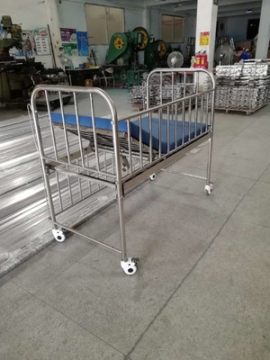Medisch het Ziekenhuisbed van de roestvrij staal Materieel Zuigeling