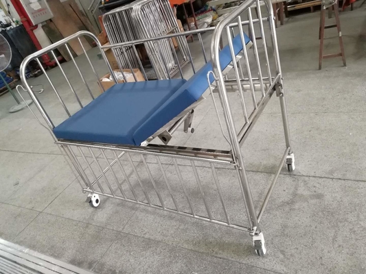 Medisch het Ziekenhuisbed van de roestvrij staal Materieel Zuigeling