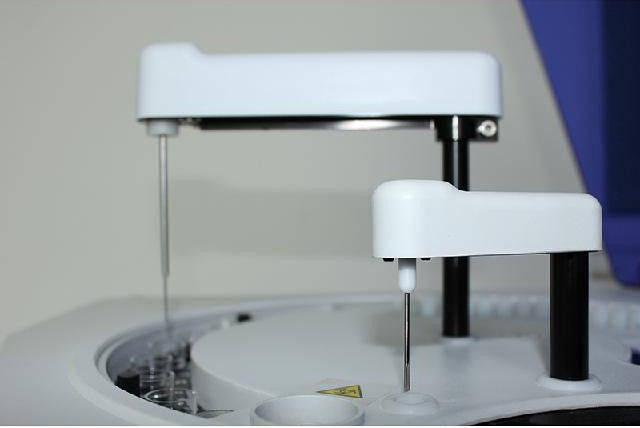 Volledig Automatische Biochemieanalysator 6mm 400ul-Laboratoriummedische apparatuur 1